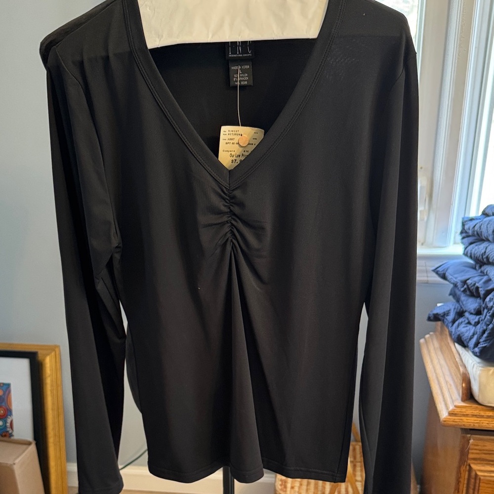 INC International Concepts Black V-Neck Long Sleeve Top with Ruched Front